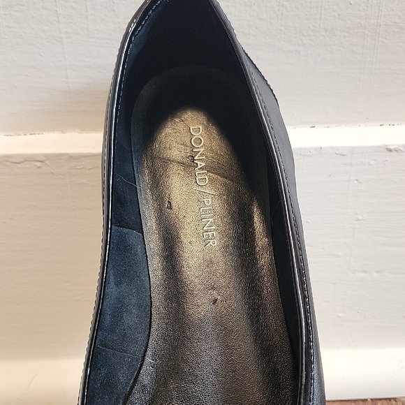Donald J. Pliner Black Women's Loafers With Patent Accents Size 8.5 - Picture 2 of 10